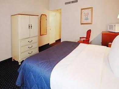 Clarion Hotel & Conference Center Northampton Esterno foto